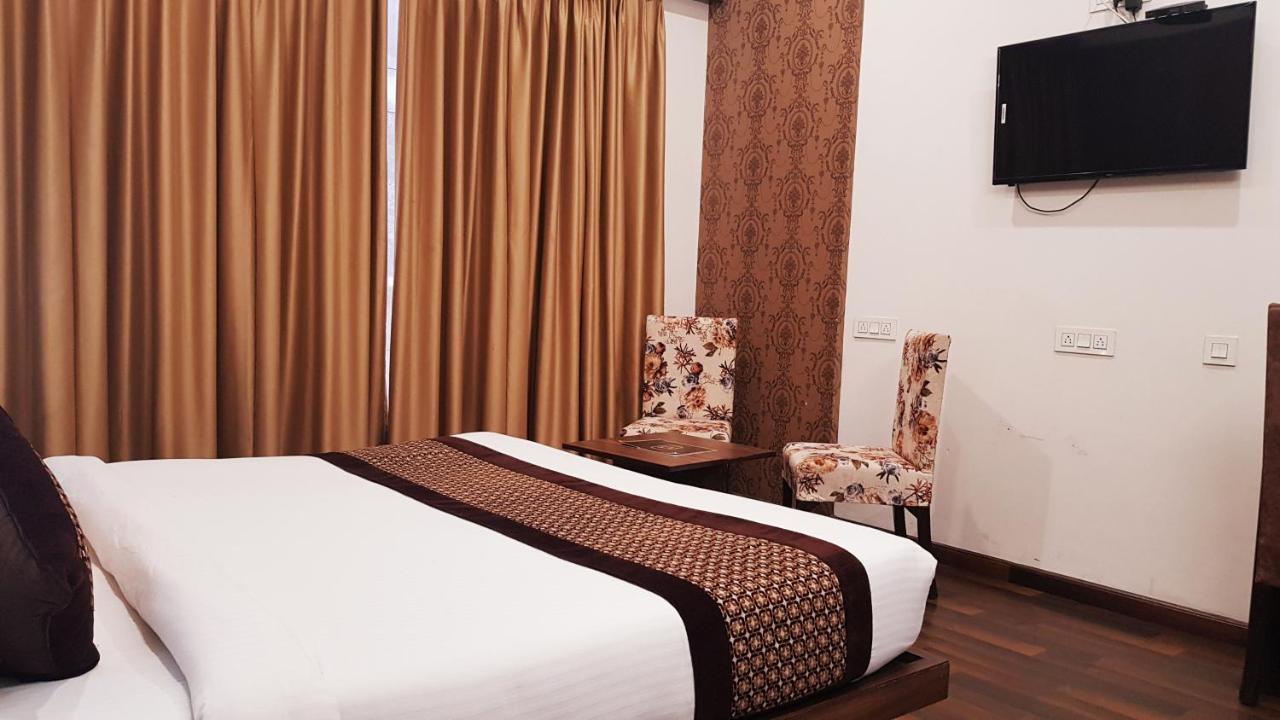 Hotel Citi Inn Grande Chandīgarh Exterior foto
