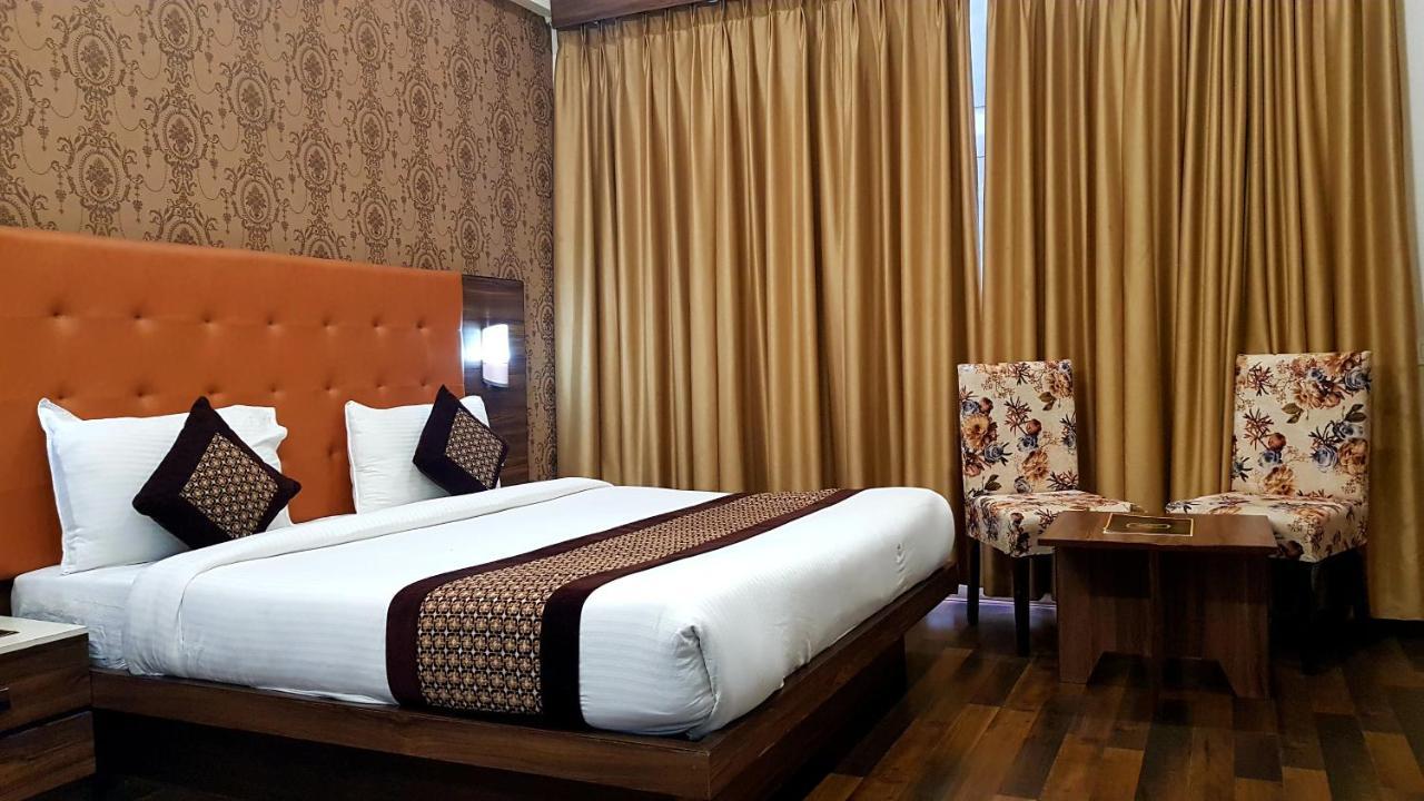 Hotel Citi Inn Grande Chandīgarh Exterior foto